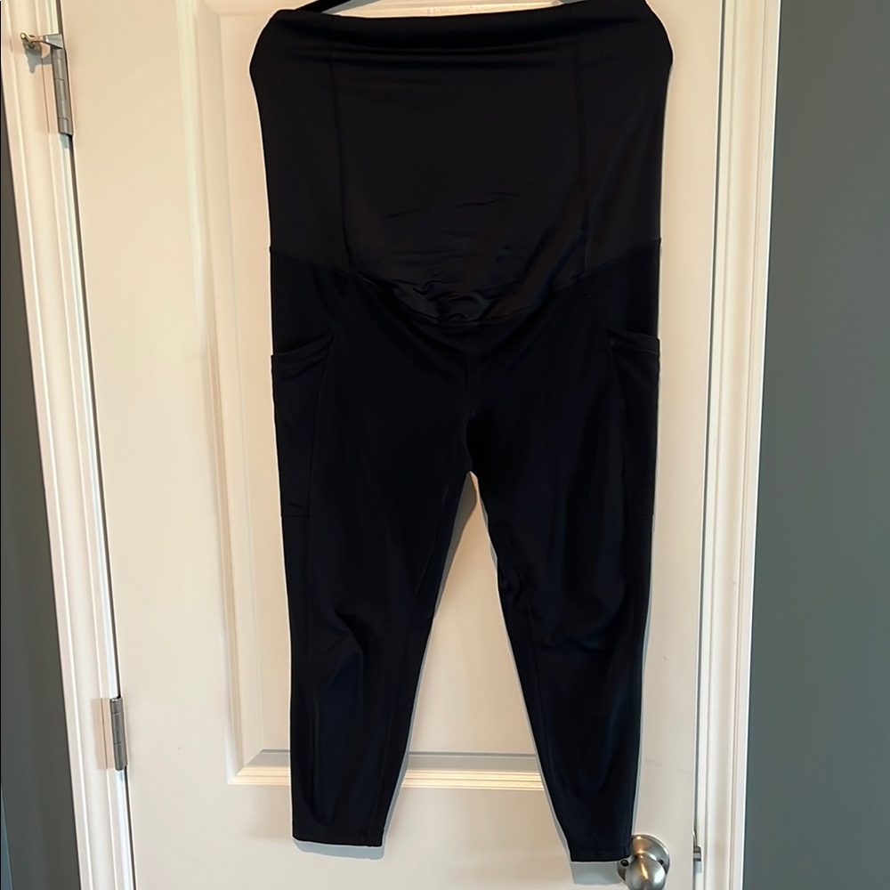 Isabel Maternity by Ingrid & Isabel Black Capris